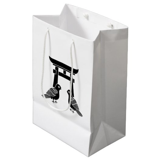 Tegenover elkaar staande duiven en Torii Medium Cadeauzakje (Voorkant Gekanteld)