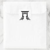 Tegenover elkaar staande duiven en Torii Square St Vierkante Sticker (Tas)