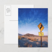 Teken op de Death Valley Road in zonsondergang Briefkaart (Voorkant / Achterkant)