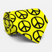 Tekenen vredesymbool - zwart op Geel FFFF00 Stropdas (Opgerold)
