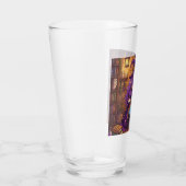 Tekenfilmheks maakt liefdesdrank glas (Rechts)
