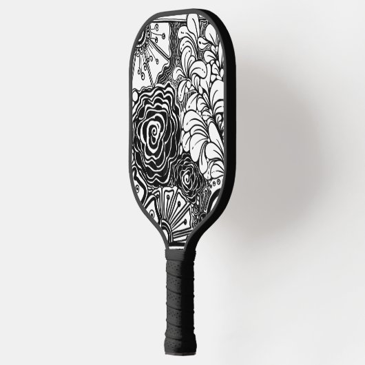 Tekening met zwarte en witte flens pickleball paddle (Links)