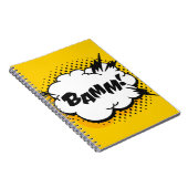 Tekening van de kunstspraak van de pop met tekst.  notitieboek (Rechterzijde)