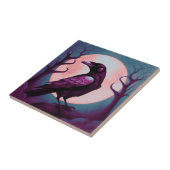 Tekening van een raaf op een grijze blauwe achterg tegeltje (Zijkant)