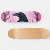 Tekening van een raaf op neon roze achtergrond persoonlijk skateboard (Horizontaal)