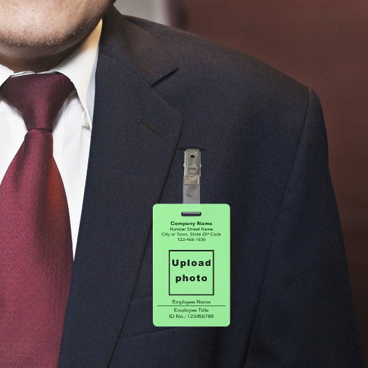 Tekst gebaseerd met lichtgroene badge met werkneme