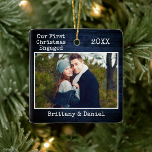 Tekst voor schrijfmachine Blauw hout Eerste Kerstm Keramisch Ornament