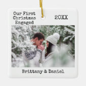 Tekst voor schrijfmachine Eerste Kerstmis Engaged  Keramisch Ornament (Voorkant)
