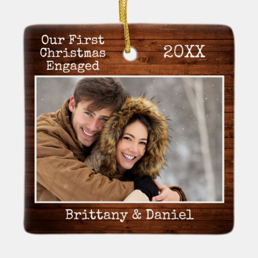 Tekst voor schrijfmachine Eerste Kerstmis Engaged Keramisch Ornament (Voorkant)