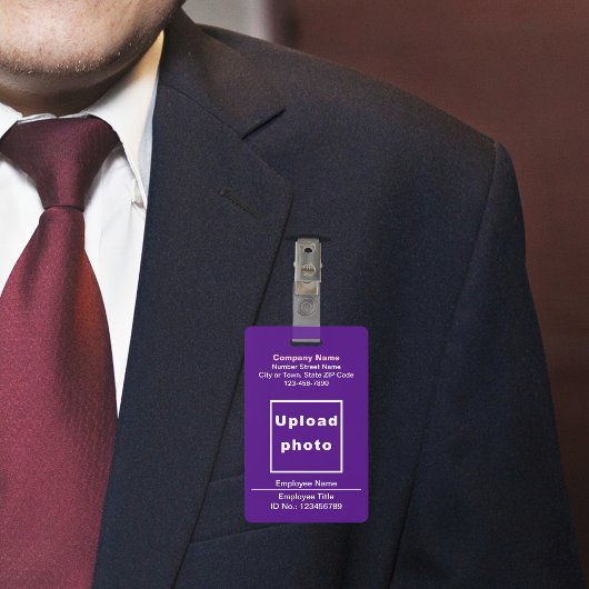 Tekstgebaseerd met werknemersfoto paarse badge