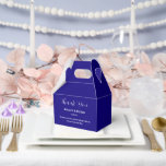 Tekstvak Bedankdoosjes<br><div class="desc">Party gunst box wordt getoond in een elegante koningsblauwe kleur. Pas dit item aan en wijzig de voorbeeldtekst in de jouwe. Tip: Voeg gewoon je geweldige lekkernijen toe en voeg wat feestelijk lint toe.</div>