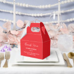 Tekstvak Bedankdoosjes<br><div class="desc">Party gunst box wordt getoond in een elegante rode kleur. Pas dit item aan en wijzig de voorbeeldtekst in de jouwe. Tip: Voeg gewoon je geweldige lekkernijen toe en voeg wat feestelijk lint toe.</div>