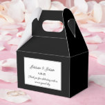 Tekstvak Bedankdoosjes<br><div class="desc">Party gunst box wordt getoond in een elegante zwarte kleur. Pas dit item aan en wijzig de voorbeeldtekst in de jouwe. Tip: Voeg gewoon je geweldige lekkernijen toe en voeg wat feestelijk lint toe.</div>