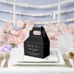 Tekstvak Bedankdoosjes<br><div class="desc">Party gunst box wordt getoond in een elegante zwarte kleur. Pas dit item aan en wijzig de voorbeeldtekst in de jouwe. Tip: Voeg gewoon je geweldige lekkernijen toe en voeg wat feestelijk lint toe.</div>