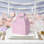 Tekstvak Bedankdoosjes<br><div class="desc">Party gunst box wordt getoond in een elegante mauve kleur. Pas dit item aan en wijzig de voorbeeldtekst in de jouwe. Tip: Voeg gewoon je geweldige lekkernijen toe en voeg wat feestelijk lint toe.</div>