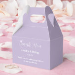 Tekstvak Bedankdoosjes<br><div class="desc">Party gunst box wordt getoond in een elegante lavendelkleur. Pas dit item aan en wijzig de voorbeeldtekst in de jouwe. Tip: Voeg gewoon je geweldige lekkernijen toe en voeg wat feestelijk lint toe.</div>