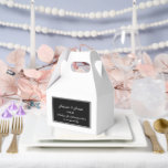 Tekstvak Bedankdoosjes<br><div class="desc">Party gunst box wordt getoond in een elegante zwart-witte kleur. Pas dit item aan en wijzig de voorbeeldtekst in de jouwe. Tip: Voeg gewoon je geweldige lekkernijen toe en voeg wat feestelijk lint toe.</div>