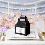 Tekstvak Bedankdoosjes<br><div class="desc">Party gunst box wordt getoond in een elegante zwarte kleur. Pas dit item aan en wijzig de voorbeeldtekst in de jouwe. Tip: Voeg gewoon je geweldige lekkernijen toe en voeg wat feestelijk lint toe.</div>