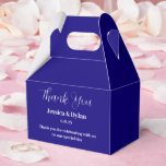 Tekstvak Bedankdoosjes<br><div class="desc">Party gunst box wordt getoond in een elegante koningsblauwe kleur. Pas dit item aan en wijzig de voorbeeldtekst in de jouwe. Tip: Voeg gewoon je geweldige lekkernijen toe en voeg wat feestelijk lint toe.</div>
