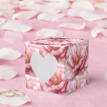 Tekstvak Bedankdoosjes<br><div class="desc">Party gunst box wordt getoond in een elegante roze bloemenprint. Pas dit object aan en voeg het toe of koop het zoals het wordt weergegeven. Tip: Voeg er een sticker aan toe met namen en voeg wat lint toe. Gelicentieerd Afbeelding Tip: Voeg gewoon je geweldige lekkernijen toe en voeg wat...</div>