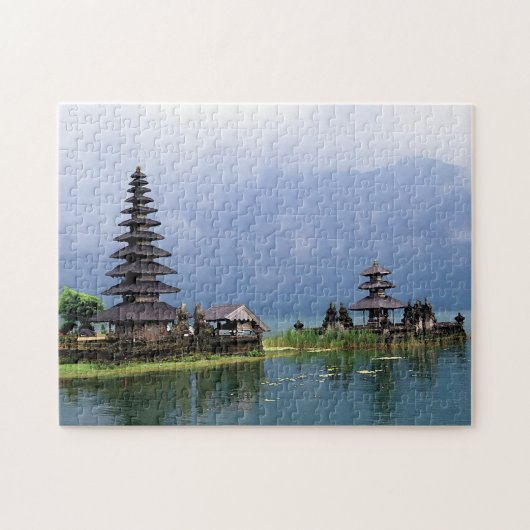 Tempel op een meer legpuzzel (Horizontaal)