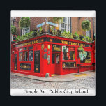 Temple Bar, Dublin City, Ierland Magneet<br><div class="desc">Ireland magnet met uitzicht van The Temple Bar public house en cobblestone street in Dublin city center. Het district Temple Bar maakte deel uit van de locatie voor de film Far en Away,  die Tom Cruise begon.</div>