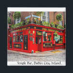 Temple Bar, Dublin City, Ierland Magneet<br><div class="desc">Ireland magnet met uitzicht van The Temple Bar public house en cobblestone street in Dublin city center. Het district Temple Bar maakte deel uit van de locatie voor de film Far en Away,  die Tom Cruise begon.</div>