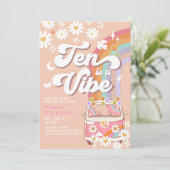 Ten is een Vibe Groovy Daisy Rainbow 10e verjaarda Kaart (Staand voorkant)