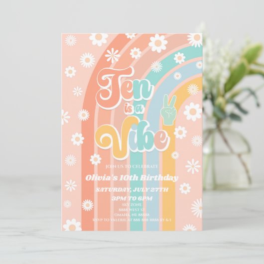 Ten is een vibe regenboog daisy 10e verjaardagsfee kaart (Staand voorkant)