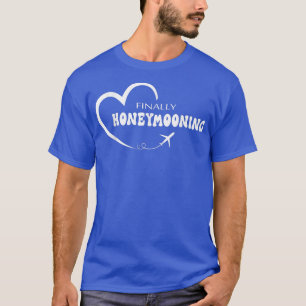 Ten slotte nieuwe bruidjes en paren t-shirt