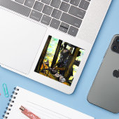 Ten zuiden van de hemel, ten westen van de hel sticker (Laptop met iPhone)