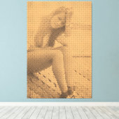 Tender Black&Salmon Halftone Effect Sitting Girl Canvas Afdruk (Insitu (Houten vloer))