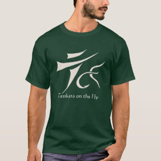 Tenkara op het donkere t-shirt van de Vluchtkamer