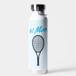 Tennis #1 Mam Moederdag Blue Gift Waterfles<br><div class="desc">Gift je tennisspeler of tennisfan mama met deze levendige waterfles met een zwarte tennisracquet en "#1 mam" in een retro lettertype in blauw. Geweldig als cadeau voor Moederdag,  verjaardagen en nog veel meer. De tekst is klantgericht. Deel van een collectie van Parcel Studios.</div>