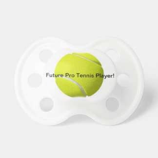 Tennis-bal op een Baby Pacifier Speen