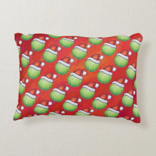 Tennis Ball in Santa Hat Pattern op Red Accent Kussen