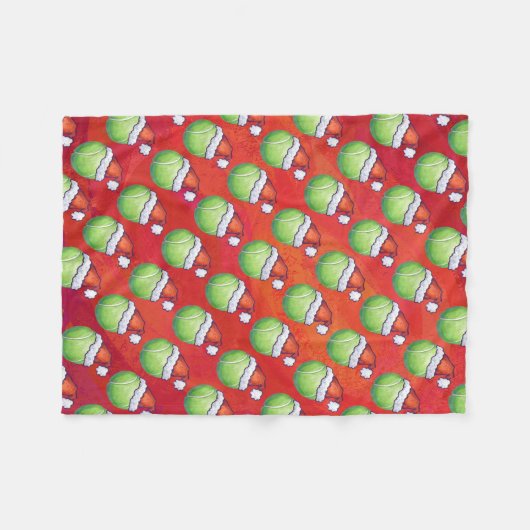 Tennis Ball in Santa Hat Pattern op Red Fleece Deken (Voorkant (Horizontaal))