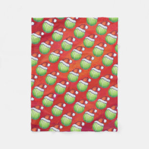 Tennis Ball in Santa Hat Pattern op Red Fleece Deken