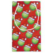 Tennis Ball in Santa Hat Pattern op Red Klein Cadeauzakje (Achterkant)