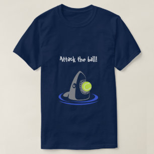 Tennis Ball Shark-aanval met tekst T-shirt