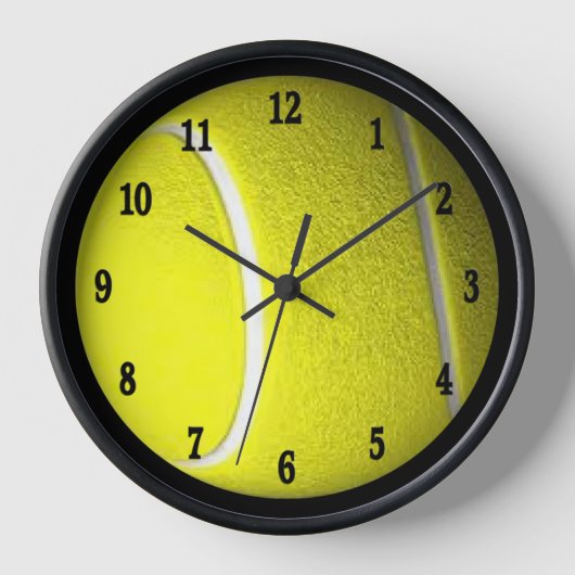Tennis Ball with Black Numbers Sport Wall Clock (Voorkant)