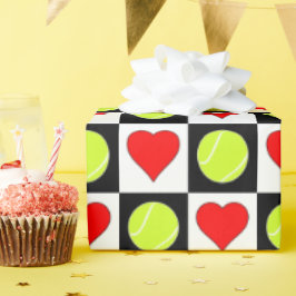 Tennis Balls and Hearts Tennis Player Team Party Cadeaupapier