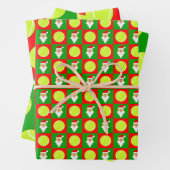 Tennis Balls en Santa Red en Green Kerstmis Inpakpapier Vel (In situ)