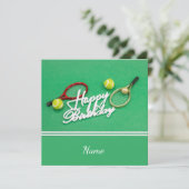 Tennis Birthday-kaart met racket en bal op groen Kaart (Staand voorkant)
