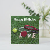 Tennis Birthday met bal en Racket met groen Kaart (Staand voorkant)