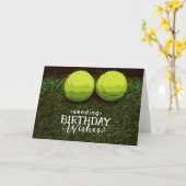 Tennis Birthday met bal op groen gras Kaart (Gele Bloem)