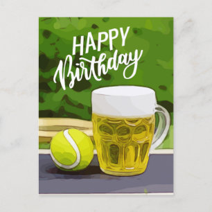 Tennis Birthday met bier- en kogelracket op groen Briefkaart