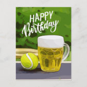 Tennis Birthday met bier- en kogelracket op groen Briefkaart (Voorkant)