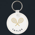 Tennis Chique Speler Gift Zwart en Goud Custom Sleutelhanger<br><div class="desc">De tennisspeler of fan in je leven zal dol zijn op deze gepersonaliseerde tennis thema zwart en goud sleutelhanger met gouden tennisrackets. Maakt een geweldig cadeau voor verjaardagen, de feestdagen, Moederdag of als feestgunsten. Onderdeel van een collectie van Parcel Studios. *Note: Het goud in dit product is faux. Geen echte...</div>