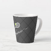 Tennis Gepersonaliseerde het Monogram van de Naam  Latte Mok (Rechterhoek)